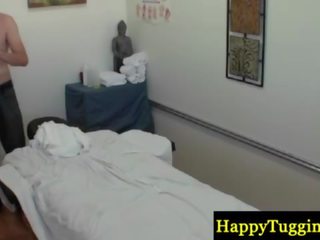 Real jap masseuse gives ball massaž